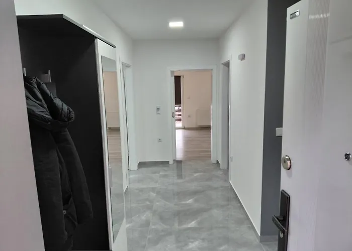 Sunny View - Emina アパート